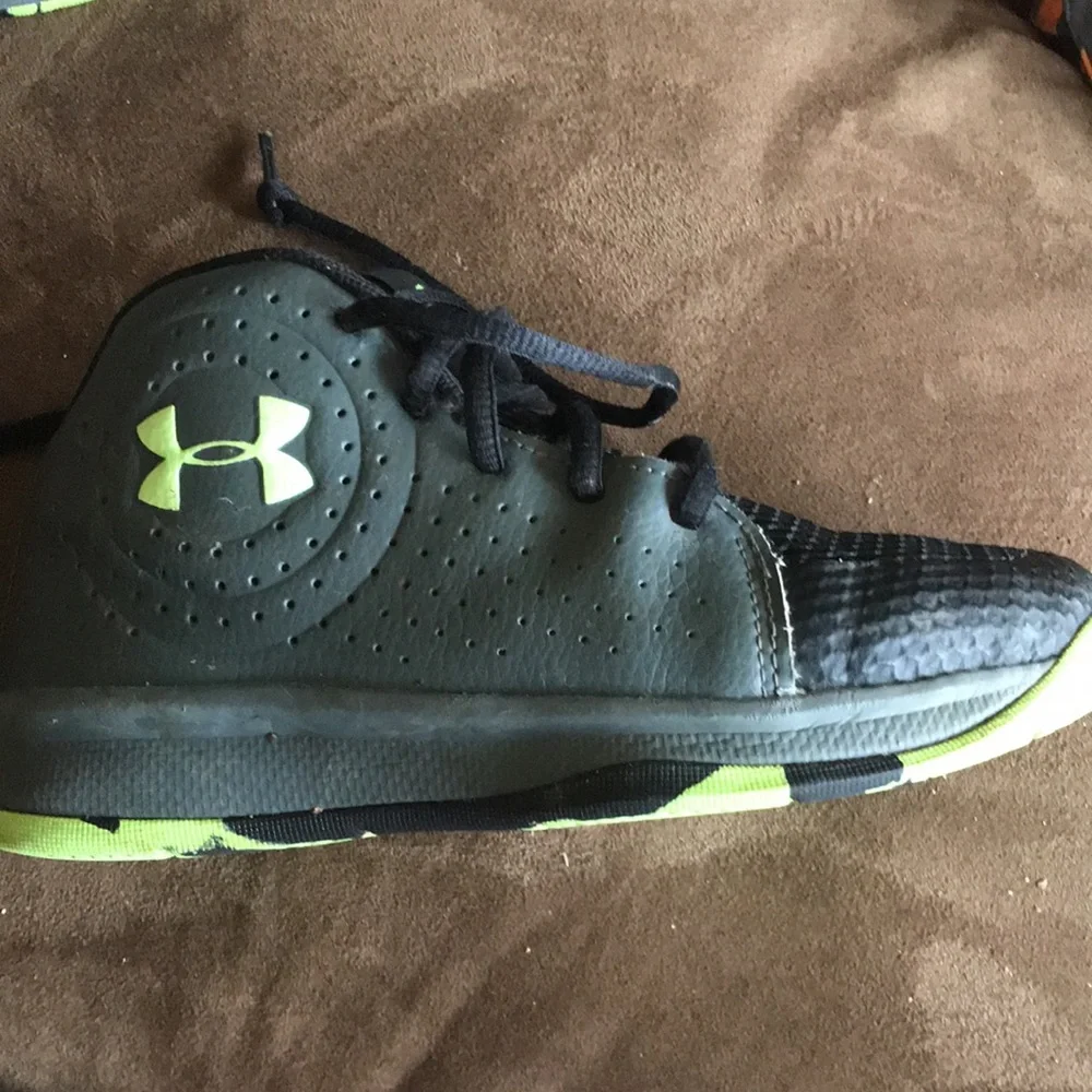 youth basketball shoes - Picture 6 of 10